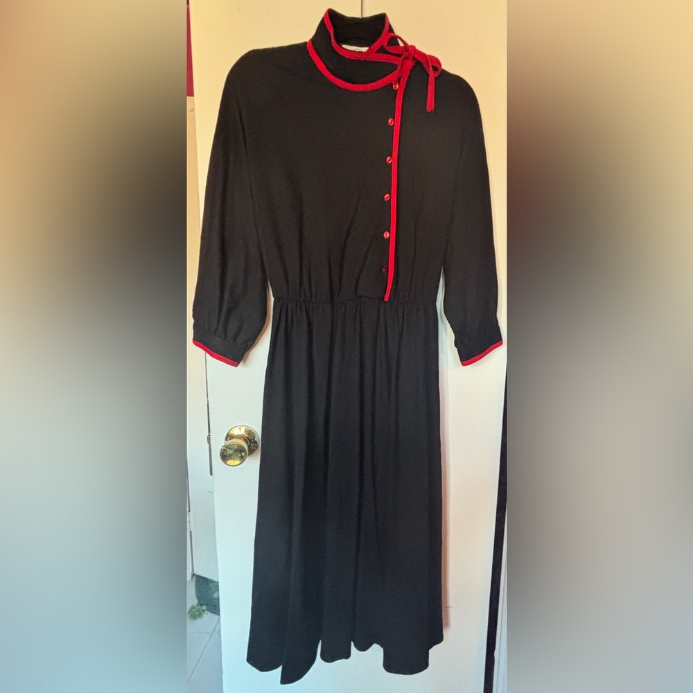 VINTAGE Black Dress with Red Accents THE KOLLECTION size 8